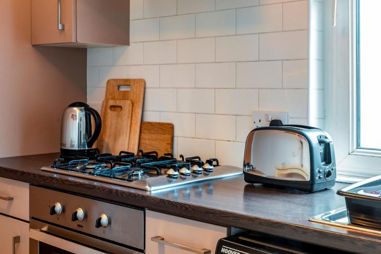 1 Bd Apt In Historical W Belfast Close To Centre Buitenkant foto
