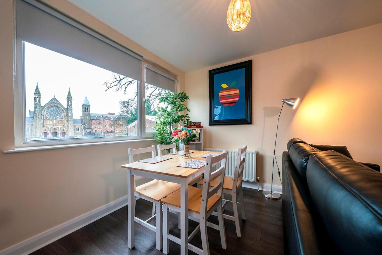 1 Bd Apt In Historical W Belfast Close To Centre Buitenkant foto