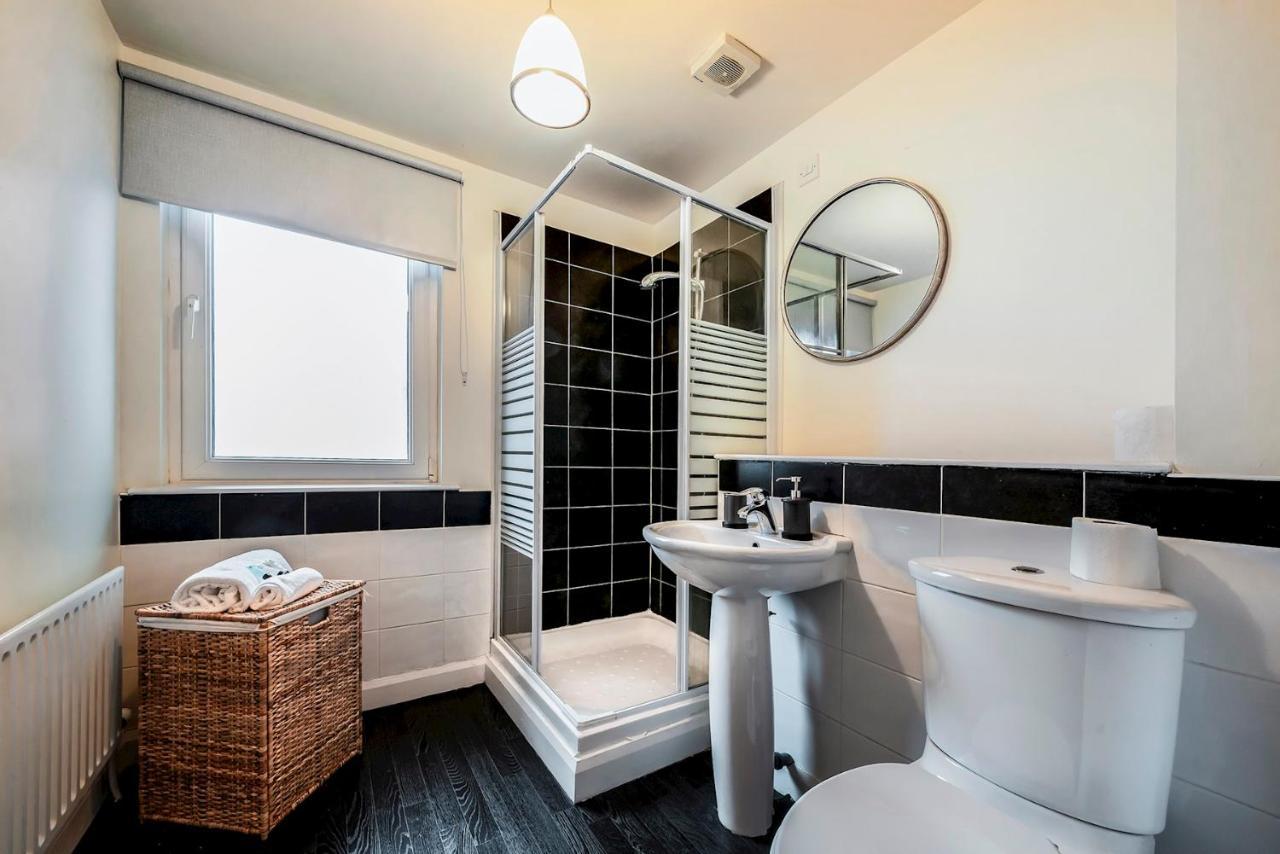 1 Bd Apt In Historical W Belfast Close To Centre Buitenkant foto