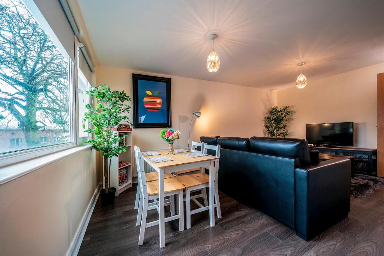 1 Bd Apt In Historical W Belfast Close To Centre Buitenkant foto