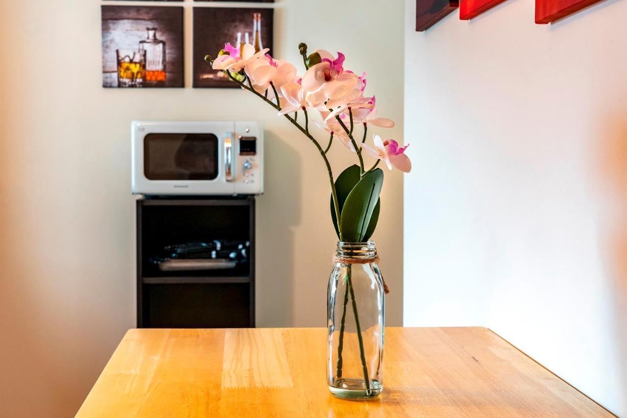 1 Bd Apt In Historical W Belfast Close To Centre Buitenkant foto